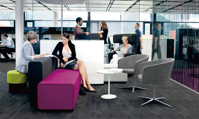 辦公家具定制為您提供個性化最貼心的辦公家具定制服務(wù)，充分了解您的辦公需求。360°無死角的空間設(shè)計(jì)，盡善盡美的細(xì)節(jié)考量，完善的售后服務(wù)，讓您高枕無憂！